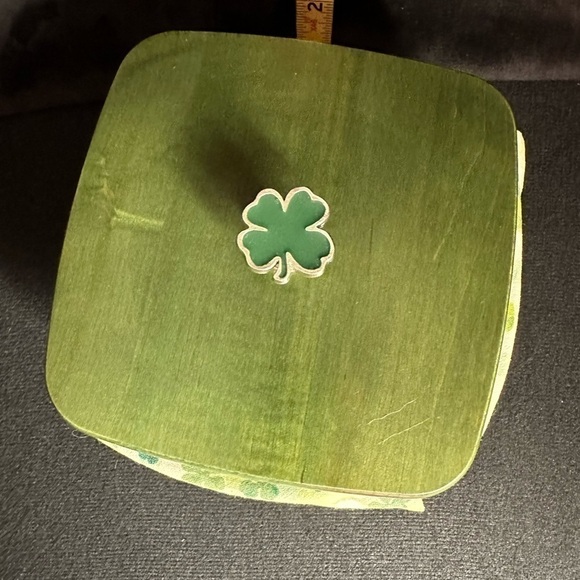 Longaberger St‎ Patricks lucky twist basket protector liner lid Shamrock knob - Picture 2 of 14